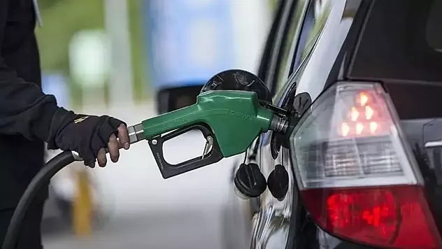 Araç Sahiplerine Müjde! Benzine Büyük İndirim Geliyor