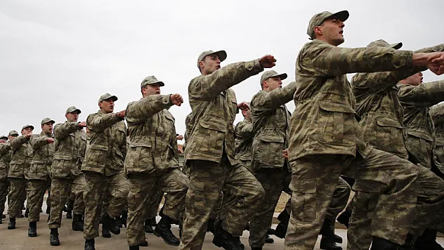 Askerlikte Bakaya Raporu! Yılda 45 Bin Kişi Süreyi Geçiriyor