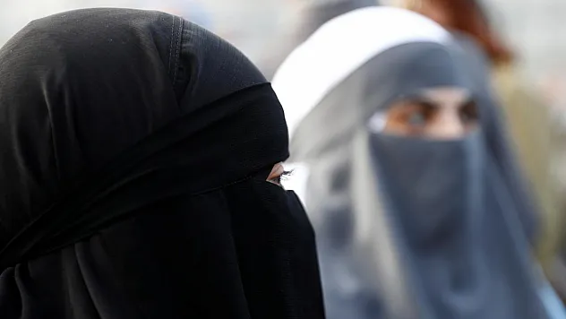 Avrupa Sokaklarında Yeni Dönem! Yüzü Kapatan Kıyafetlere Geçit Yok