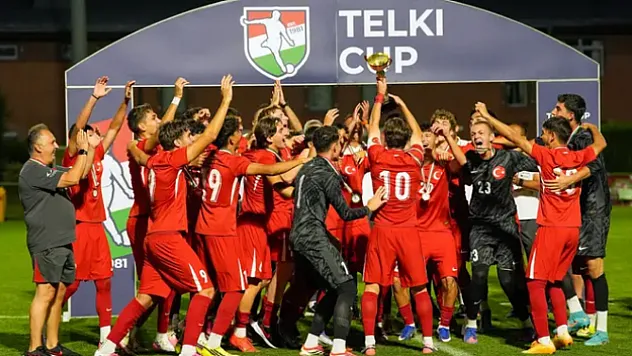 Ay-Yıldızlılar Macaristan'da Kupayı 4 Golle Aldı!