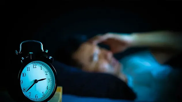 Az Uyku Kalbi Yıpratıyor: 7 Saatin Altı Kalp Krizi Riskini Artırıyor!