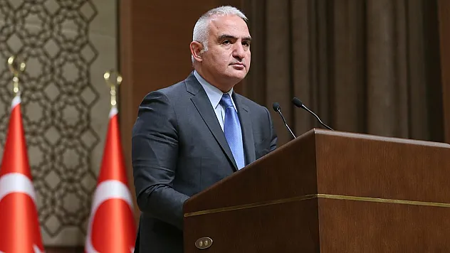 Bakan Ersoy'dan Kartalkaya Yangını Sonrası Kritik Açıklama: Bakanlığın Otel Açma-Kapama Yetkisi Yok