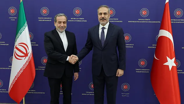 Bakan Hakan Fidan İranlı Mevkidaşı ile Bir Araya Geldi