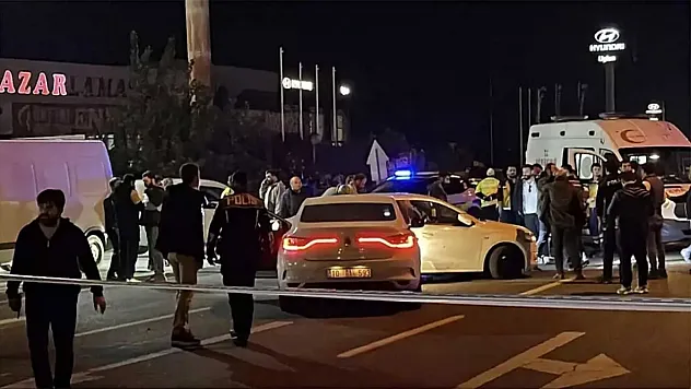 Balıkesir Edremit'te Silahlı Dehşet: 2 Ölü, 7 Yaralı, Saldırgan Çatışmada Etkisiz Hale Getirildi