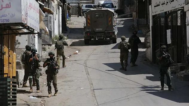 Batı Şeria'da 15 Filistinli Gözaltına Alındı