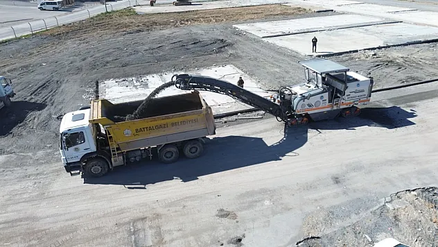 Battalgazi'de Deprem Konutları Tamamlandı, Konteyner Kent Asfaltı Kırsala Kaydırıldı!