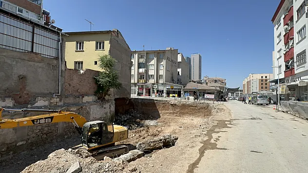 Battalgazi'de Yerinde Dönüşüm Çalışmasında Toprak Kayması! 1 Bina Güvenlik Nedeniyle Tahliye Edildi