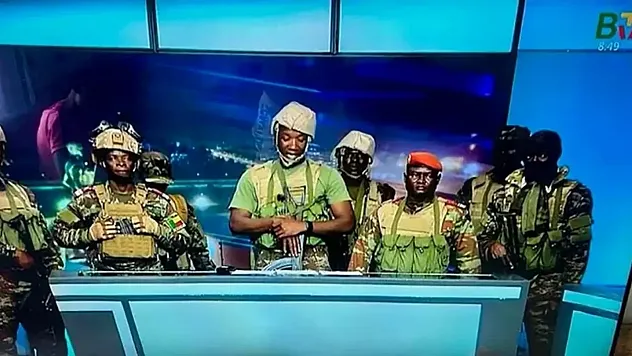 Benin'de Sabah Şoku! Askerler Devlet Televizyonunu Basıp Hükümeti Feshettiklerini İlan Etti