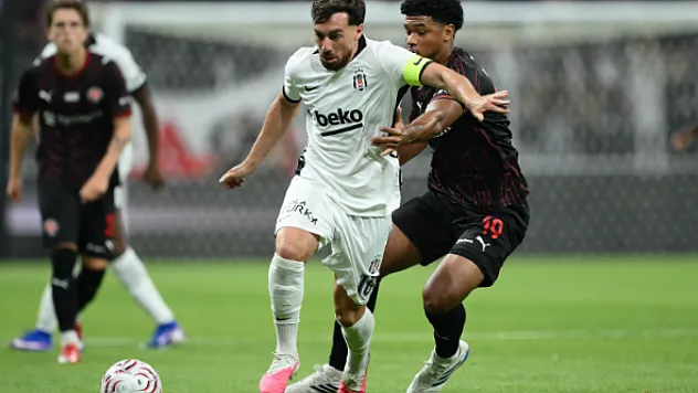 Beşiktaş Midtjylland'ı Tek Golle Geçti! Tur İçin Avantajı Kaptı