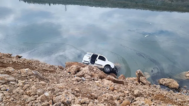 Beylerderesi'nde Göletin Kıyısında Halatlı Kurtarma Operasyonu!