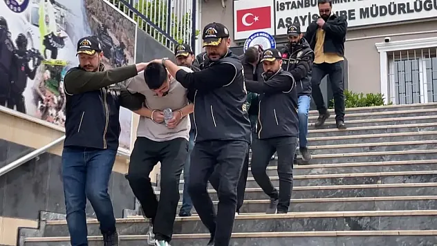Beylikdüzü'nde Sır Ölüm Araçtaki İntihar İddiası Cinayet Suçlamasına Dönüştü!