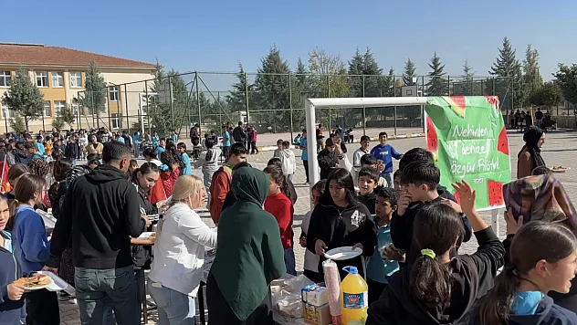 Biruni Ortaokulu'ndan Gazze İçin Anlamlı Kermes