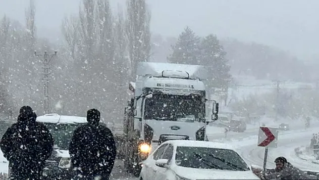 Malatya-Kayseri Yolunda Kar Geçit Vermedi!
