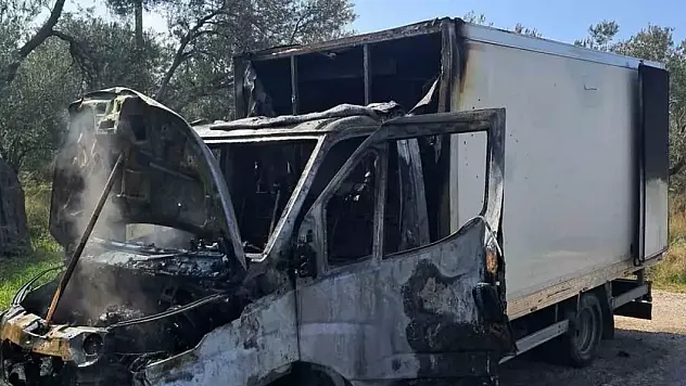 Çanakkale'de Balık Yüklü Kamyonette Korkutan Yangın