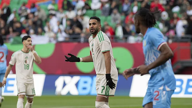 Cezayir'de Bir Devir Kapandı! Mahrez Milli Formaya Veda Etti