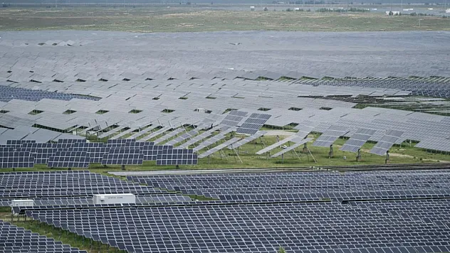 Çin'den Güneş Enerjisinde Tarihi Adım: Emisyonlar İlk Kez Yapısal Olarak Azaldı