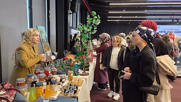 Çöpe Gitmiyor, Ruj ve Sirke Oluyor: Halk Eğitimden Şaşırtan Sıfır Atık Üretimi