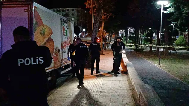 Çorum'da Silahlı Saldırı: Dükkan Önünde Tüfekle Vurulan Kişi Hayatını Kaybetti