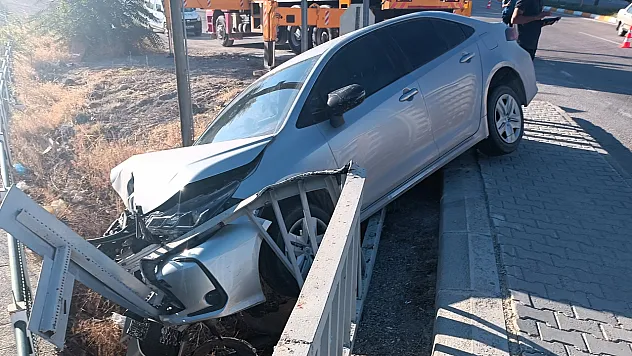 Darende'de aşırı hız kazaya neden oldu: Sürücü ölümden döndü