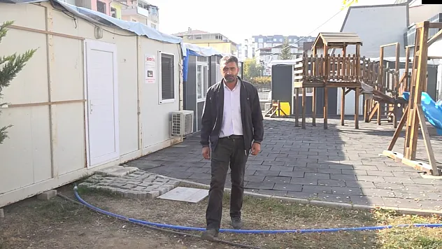 Depremzede Baba Üç Yıldır Tek Başına Mücadele Ediyor