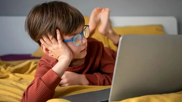 Dijital Çağda Çocukların Ekran Bağımlılığından Korunması İçin Stratejiler Belirlendi