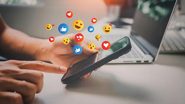 Dijital Dünyada Yeni Dönem! Karanlık Tasarımlar Ve Sahte Profillemeler Kıskaca Alındı