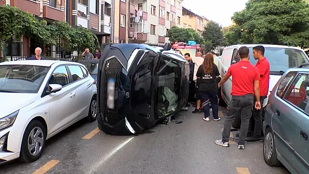 Direksiyon Hakimiyeti Kaybolan Otomobil Sokakta Dehşet Saçtı