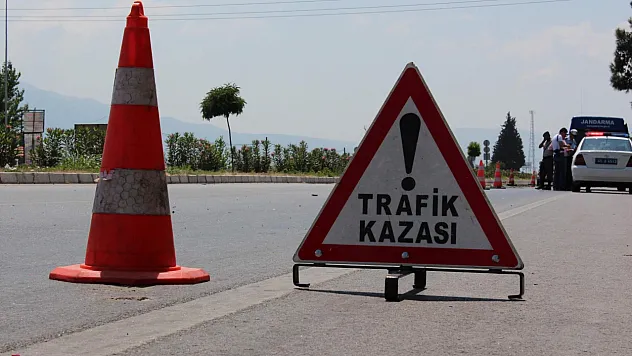 Direksiyon Hakimiyetini Kaybetti, Araç Şarampole Savruldu!