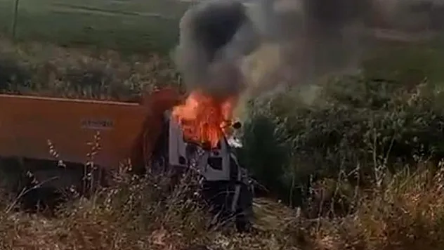 Diyarbakır'da Hafriyat Kamyonu Devrildi: Sürücü Yanarak Hayatını Kaybetti