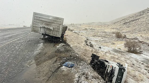 Doğanşehir'de Kar Yağışı Kazaya Neden Oldu