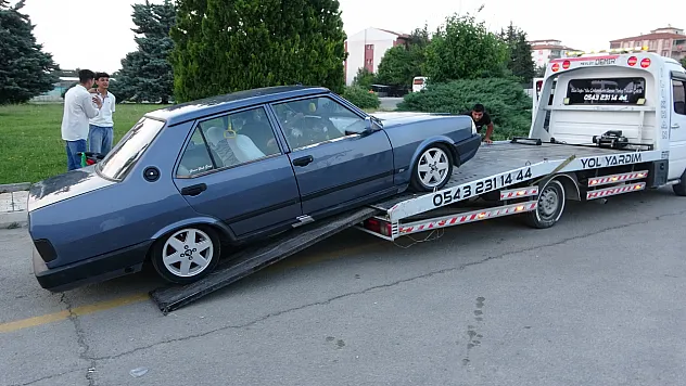 Drift attı, aracı bağlandı, ehliyetine el konuldu…