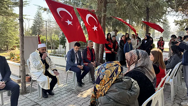 Dualarla Anılan Kahramanlar: Malatya'da Çocuklardan Şehitlik Ziyareti