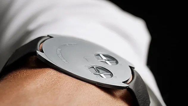 Dünyanın En İnce Mekanik Saatinde Büyük Sürpriz: Bağımsız Üretici Devleri Geride Bıraktı