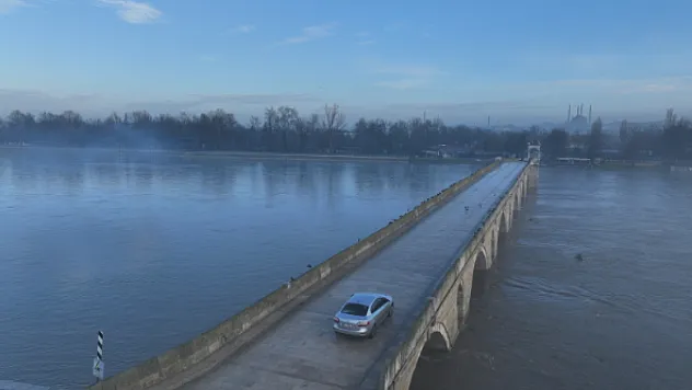 Edirne'de Meriç Nehri'nin Debisi Bir Anda 3 Katına Çıktı!