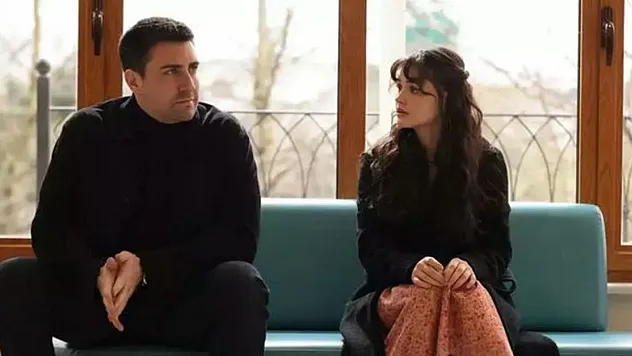Ekranların Yeni Fenomeni Çirkin Dizisi Hikayesi ve Oyuncu Kadrosuyla Büyük İlgi Görüyor