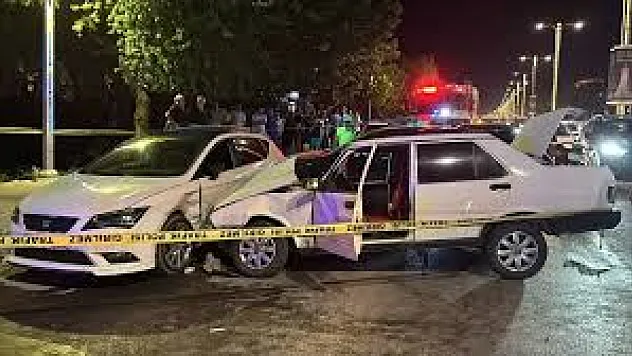 Elazığ'da Alt Geçitte Zincirleme Kaza: Bir Kişi Hayatını Kaybetti, Dört Yaralı Var