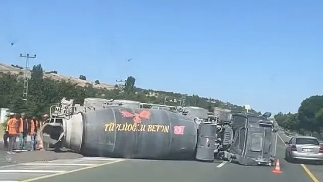 Elazığ'da beton mikseri devrildi: 1 yaralı