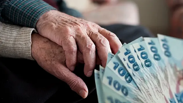 Emekli Promosyonlarında Rekor Avantajlar! Bankalar 60 Bin Liraya Kadar Ödeme Yapıyor