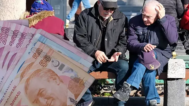 Emeklilere Müjde! PTT 14 Bin TL'ye Kadar Geri Ödemesiz Destek Sağlıyor!