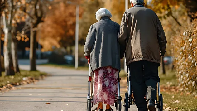 Erzincan'da Kahve Bahane Projesi ile Yaşlılara Destek