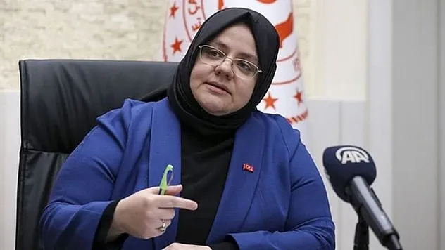 Eski Bakan Zehra Zümrüt Selçuk Eskişehir'de Meydana Gelen Trafik Kazasıyla Gündeme Geldi