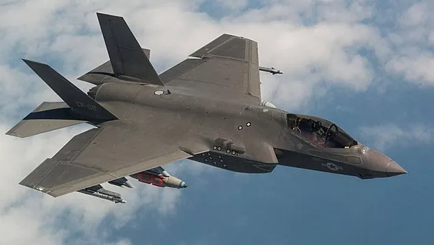 F-35 Krizi Derinleşiyor: ABD'nin Trilyon Dolarlık Savaş Uçağı Beklentileri Karşılayamadı