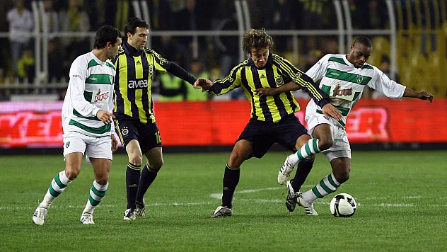 Fenerbahçe, 16 yıl sonra Kocaelispor'u konuk ediyor