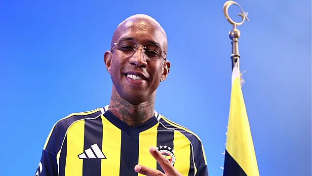 Fenerbahçe, Anderson Talisca ile 2 Yıllık Yeni Sözleşme İmzaladı