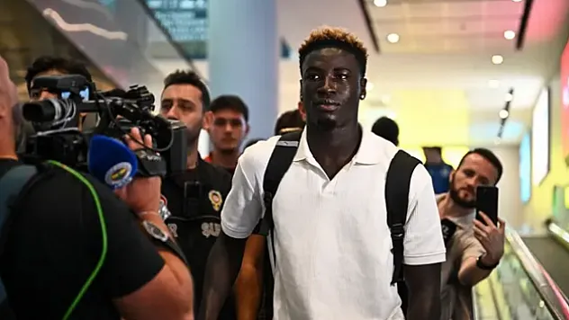 Fenerbahçe'nin Yeni Transferi İstanbul'a Geldi! Kojo Peprah Oppong İçin Kritik Süreç