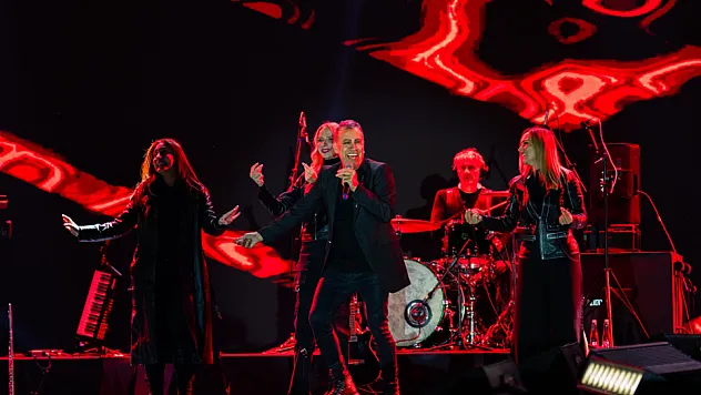 Festival Sahnesi Haluk Levent'le Sallandı