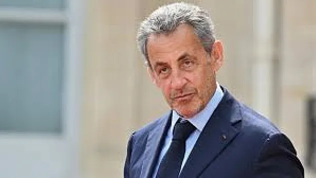 Fransa Eski Cumhurbaşkanı Nicolas Sarkozy Tahliye Edildi: Mahkemeden Şartlı Serbestlik Kararı