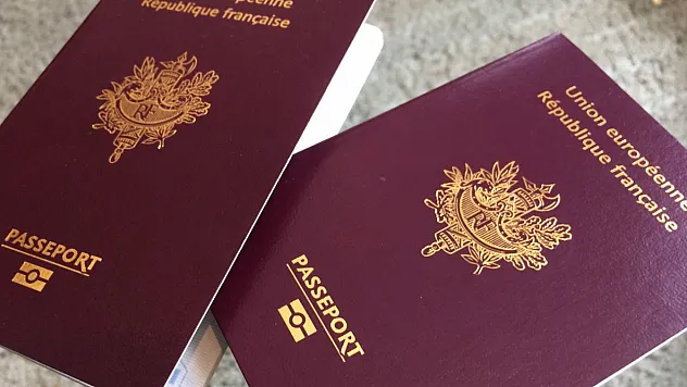 Fransa Vatandaşlık Şartlarını Sertleştirdi: Dil, Uyum ve Çalışma Hayatı Artık Belirleyici Olacak