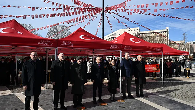 Gazi  Unvanının 105. Yılında Gurur Tablosu: İstiklal Madalyası Şanlı Bayrağımızla Buluştu!