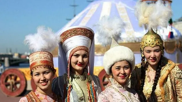 Geleneksel Kazak Kartal Dansı Sosyal Medya Platformlarında Yeni Bir Kültürel Akım Başlattı